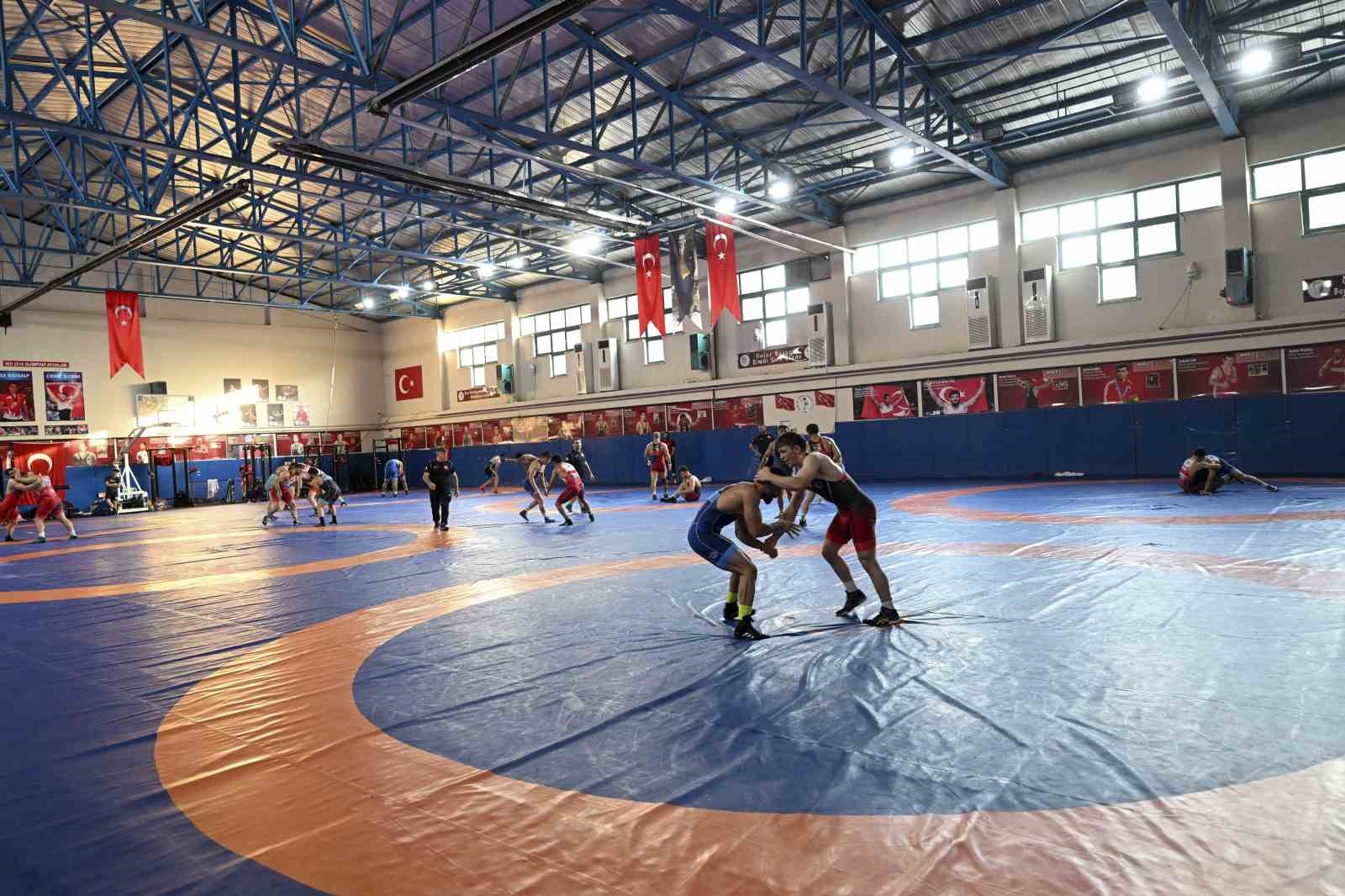 Cumhurbaşkanı Erdoğan, Bakan Bak’ın telefonundan Taha Akgül ile görüştü