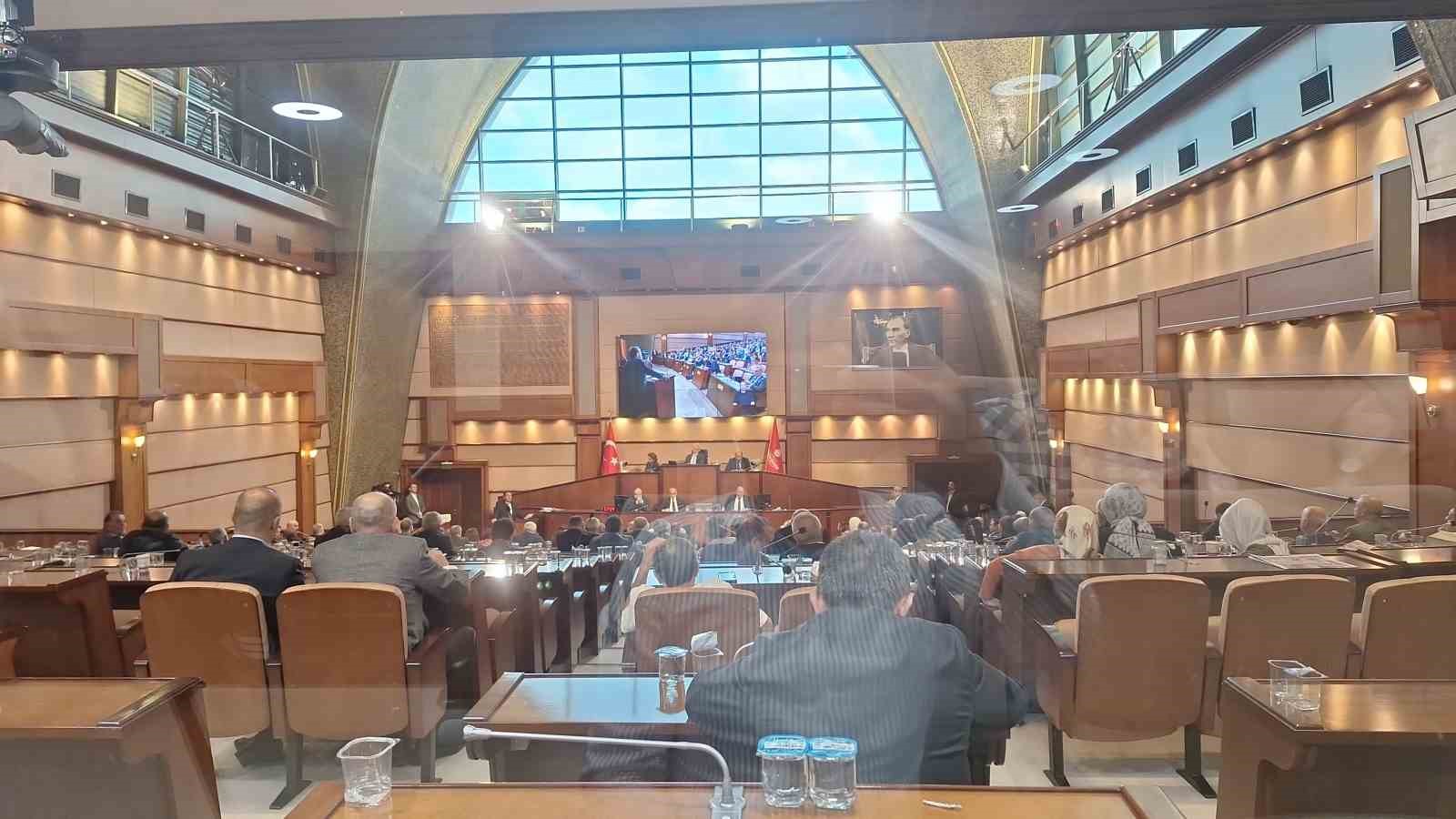 İBB AK Parti Grup Başkanvekili Göksu: “350 milyon olan İSKİ’nin borcunu 13 milyar 750 milyona çıkardınız”