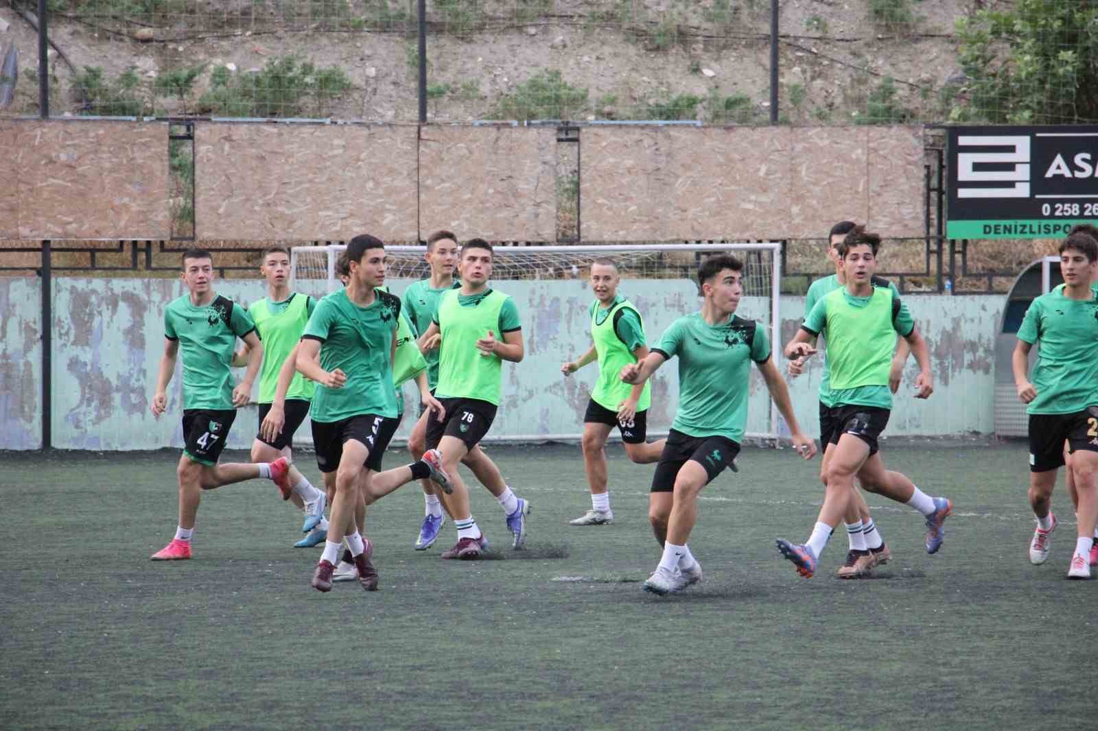 Genç horozlar, Buca’yı gözüne kestirdi