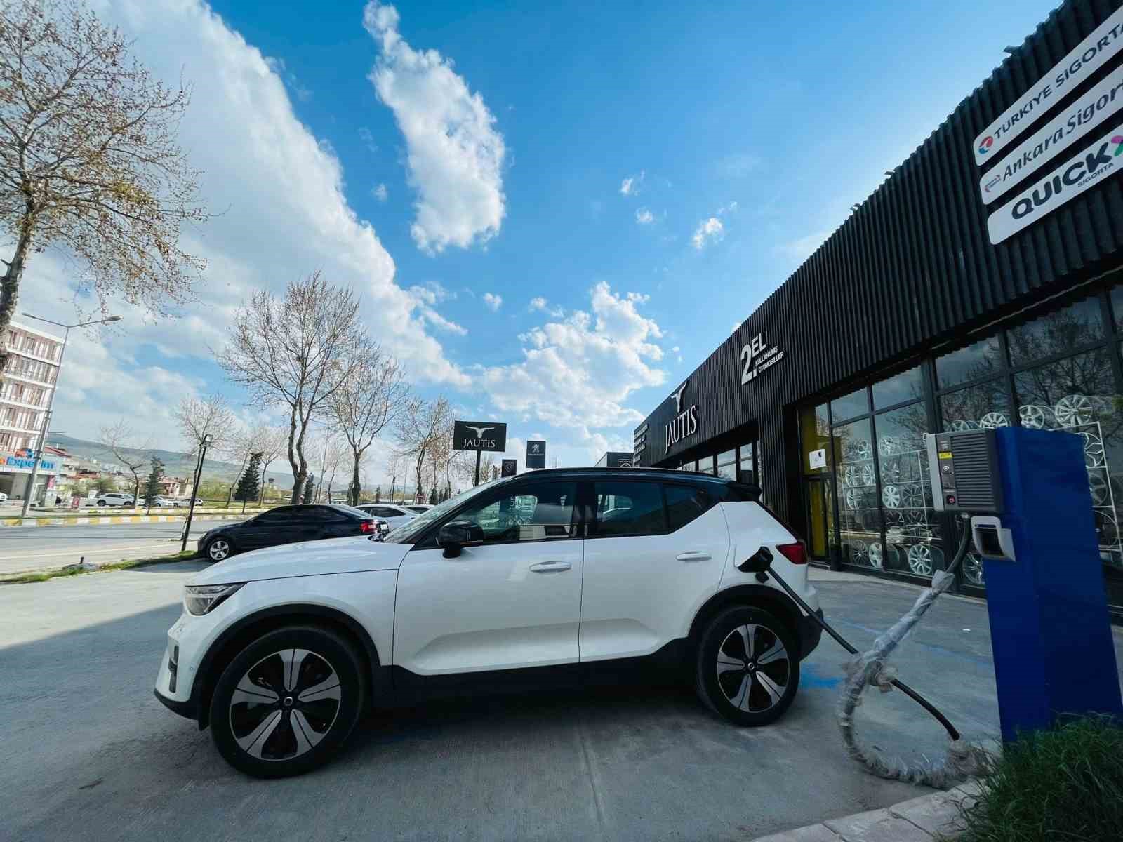 Kaskoya ‘elektrikli’ dokunuşu