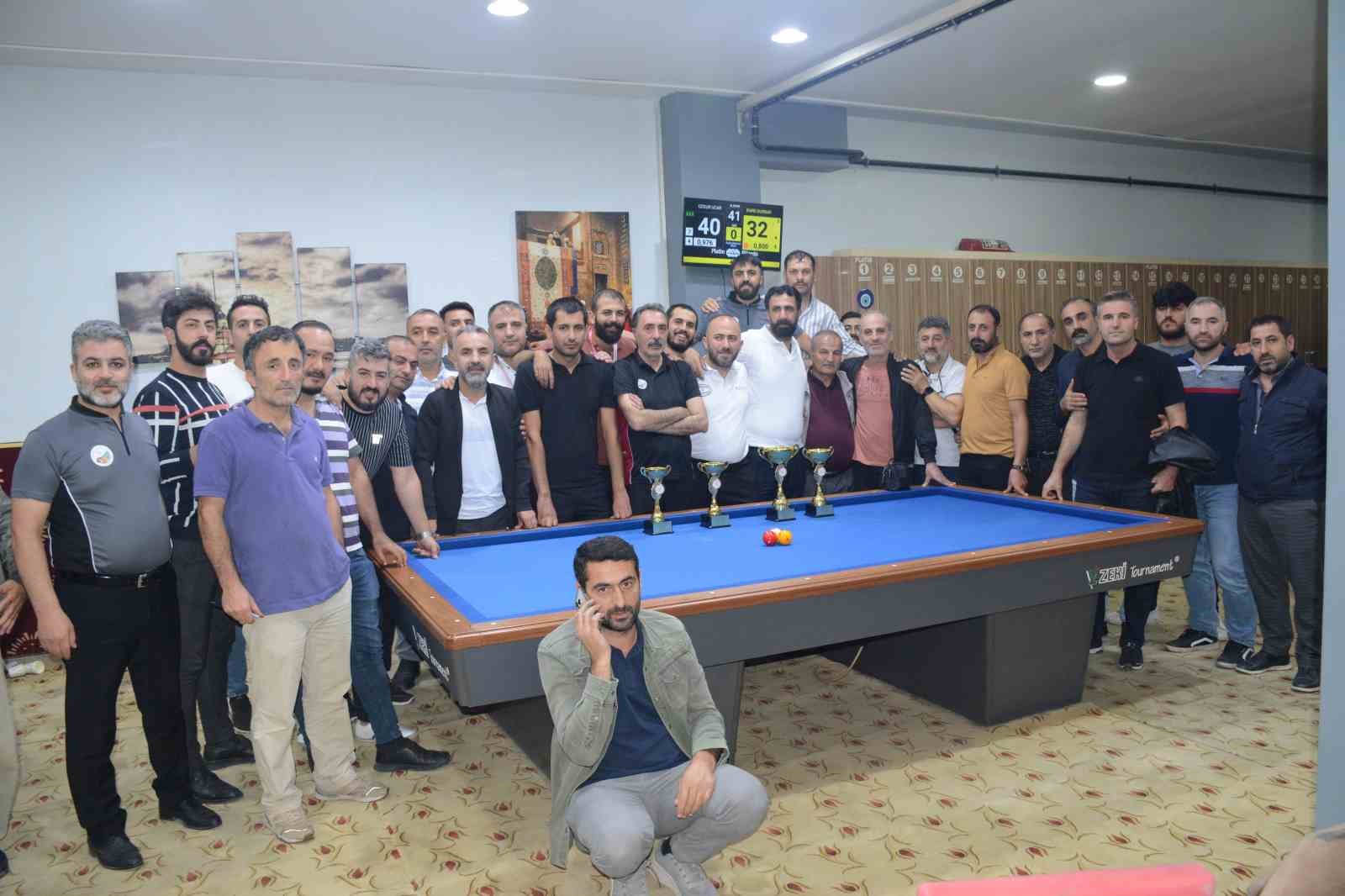 Tatvan’da ‘2. Bitlis 3 Bant Bilardo İl Birinciliği Turnuvası’ düzenlendi