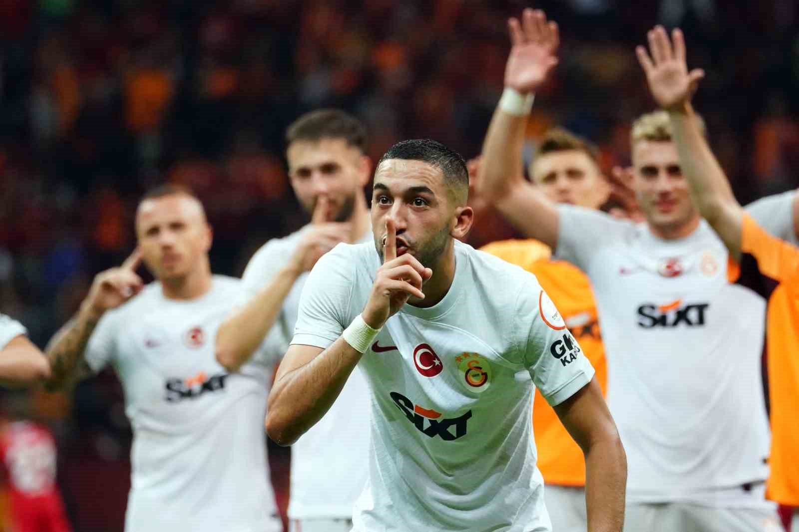 Maç sonu 3’lüsü Hakim Ziyech’ten