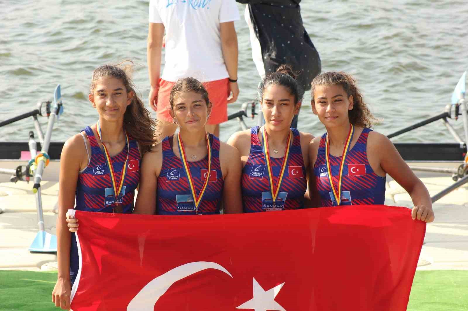 Kürek Milli Takımı’ndan 16 madalya