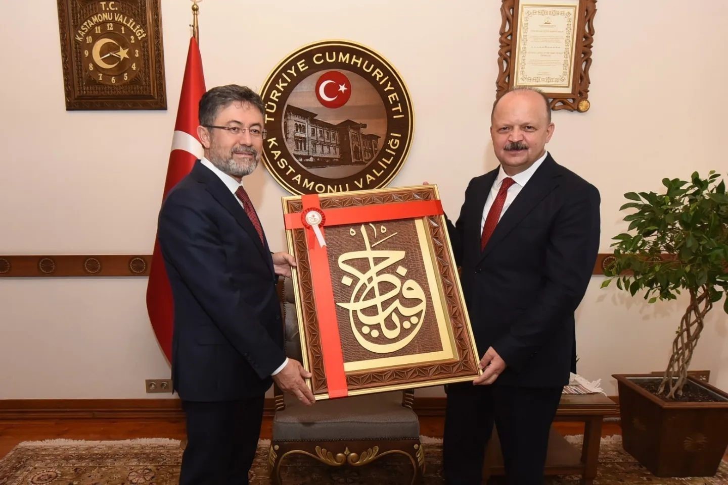 Bakan Yumaklı, Kastamonu’da ziyaretlerde bulundu