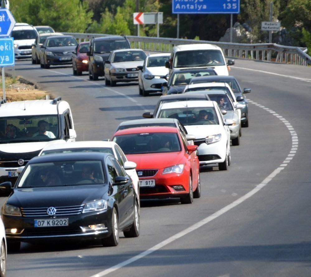 Antalya’da motorlu kara taşıt sayısı 1 milyon 412 bin 539 oldu