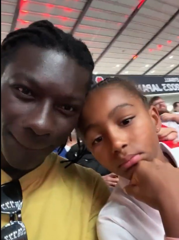 Bafetimbi Gomis: “Filenin Sultanları’na, güçlü, akıllı, iştahlı oynayan Türk kadınlarına geldik”