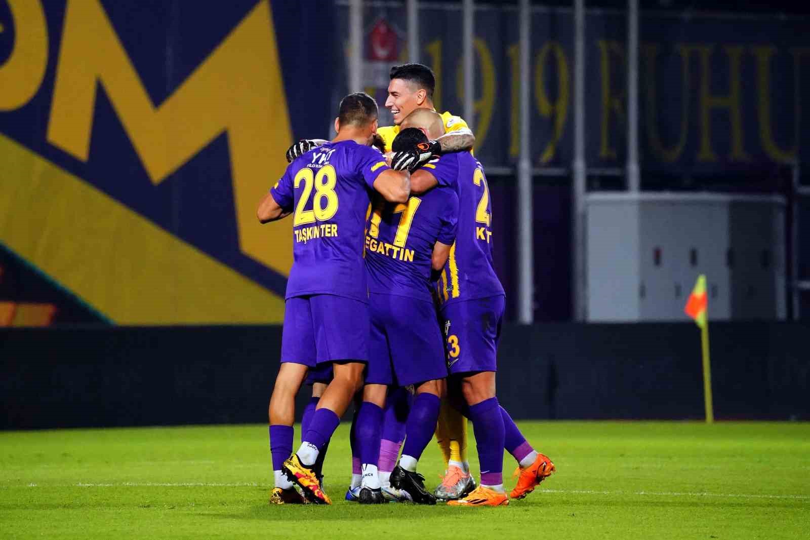 Trendyol 1. Lig: Eyüpspor: 2 – Ümraniyespor: 0