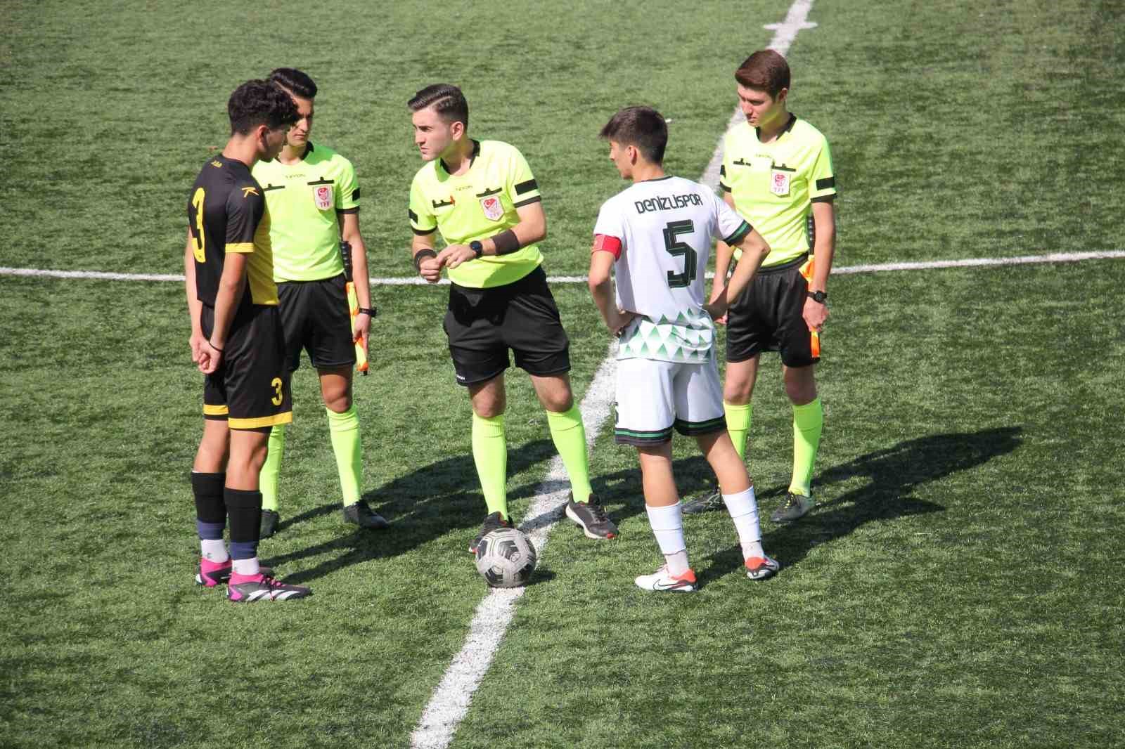 Genç horozlar grup lideri İstanbulspor’u elinden kaçırdı