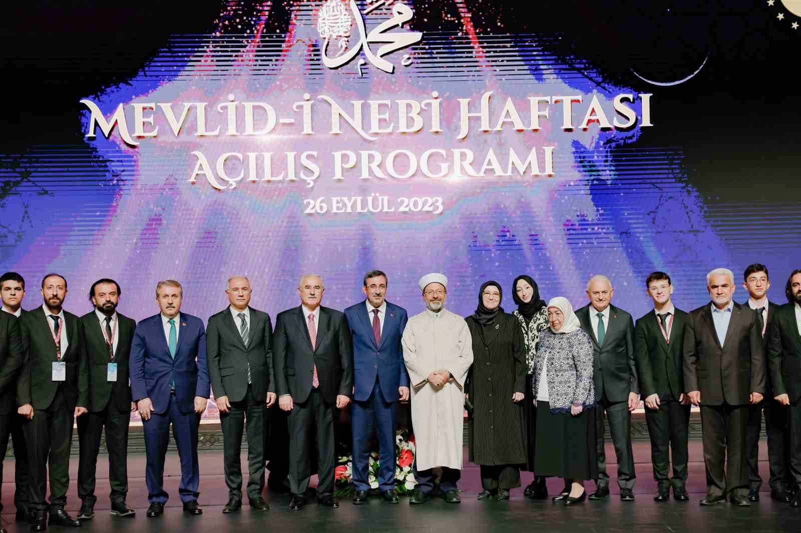 Cumhurbaşkanı Yardımcısı Yılmaz: “Son dönemde milletimizin bu ulvi vasfını, yalan ve yanlış bilgilerle, ektikleri kin ve nefret tohumlarıyla tahrip etmek için uğraşanların gayretleri, inşallah boşa çıkacaktır”