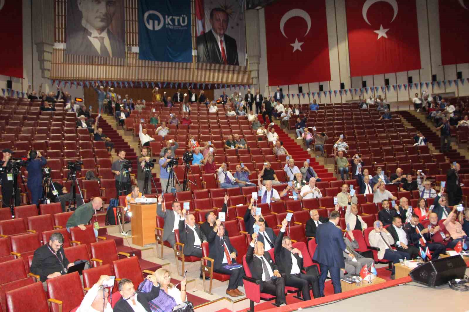 Trabzonspor’da yeni tüzük kabul edildi