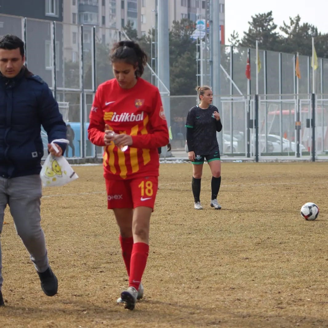 Zeynep Bilir, U17 Kız Milli Takımı’na çağrıldı