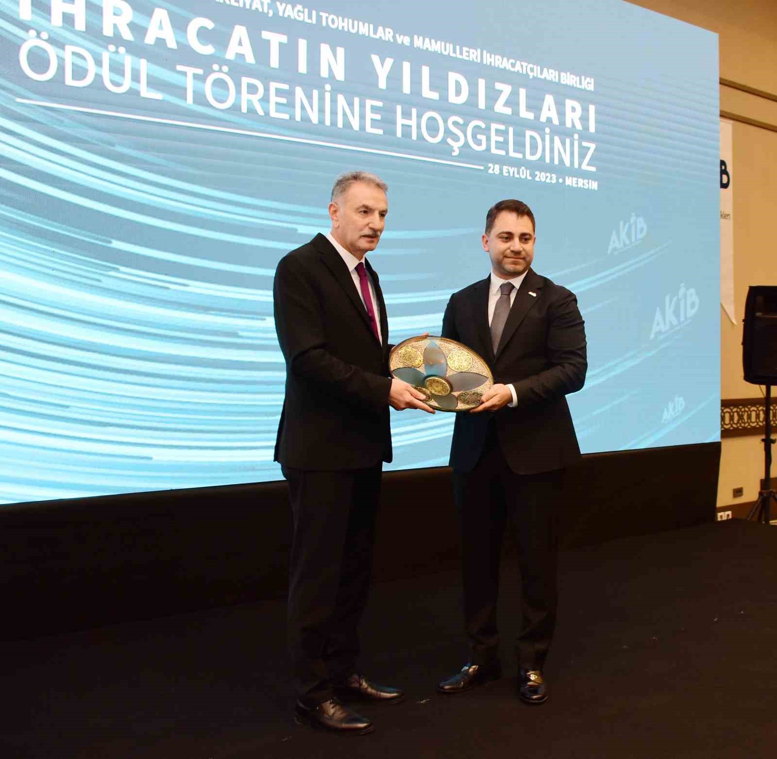 Hububat ve bakliyat ihracatında 2022’nin yıldızları ödüllendirildi