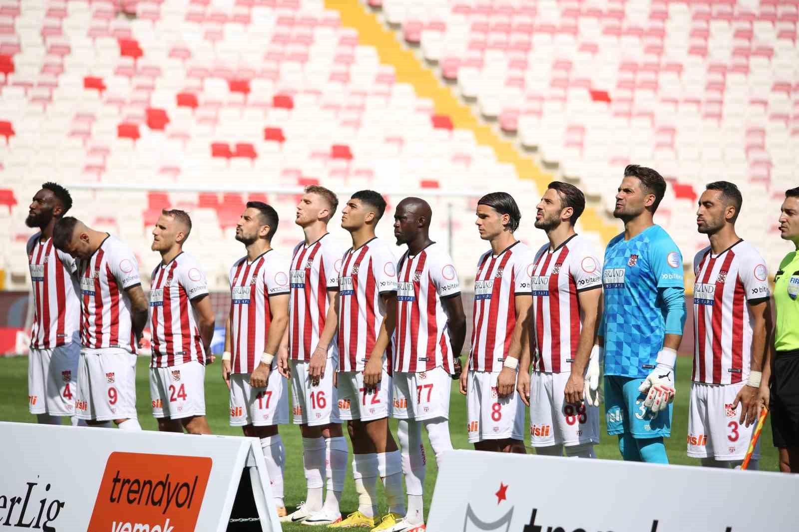 Sivasspor Süper Lig’de 4. beraberliğini aldı!