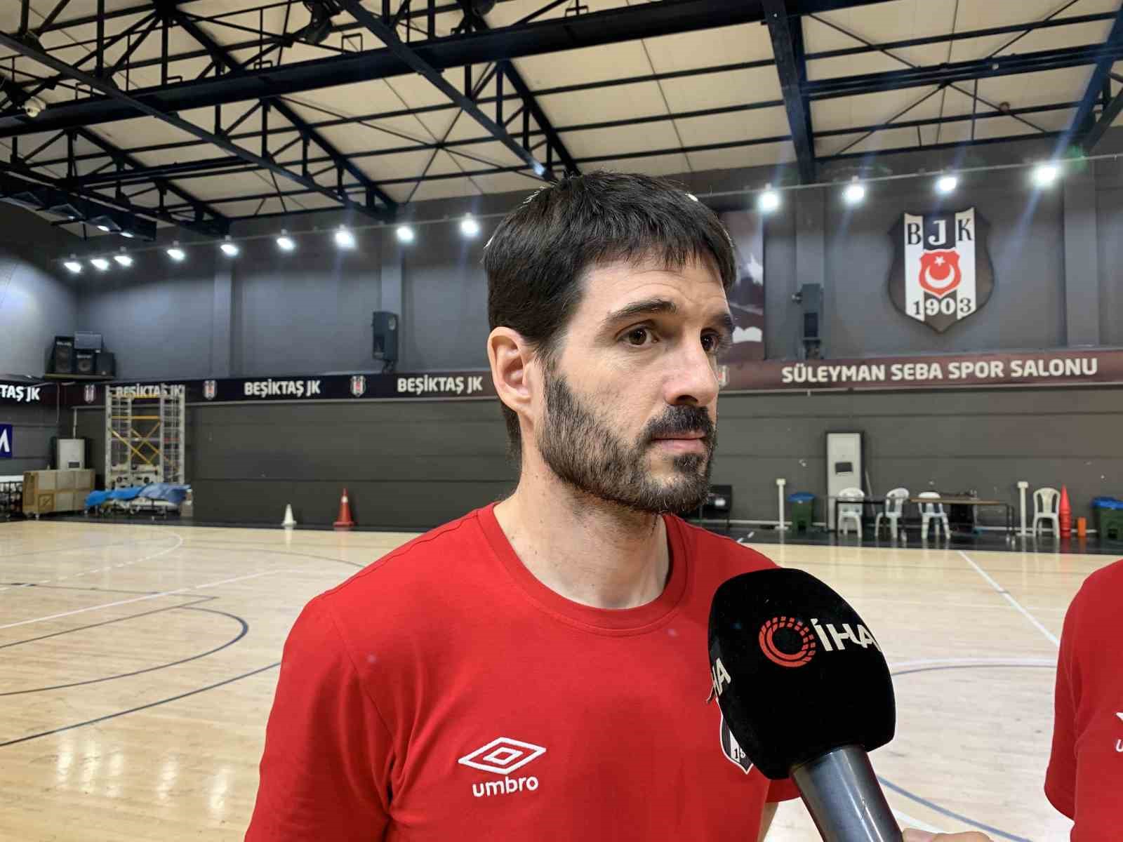 Oliver Roy Camino: “Taraftarlar, 60 dakika kazanmak için tüm mücadelesini ortaya koyan bir ekip görecek”