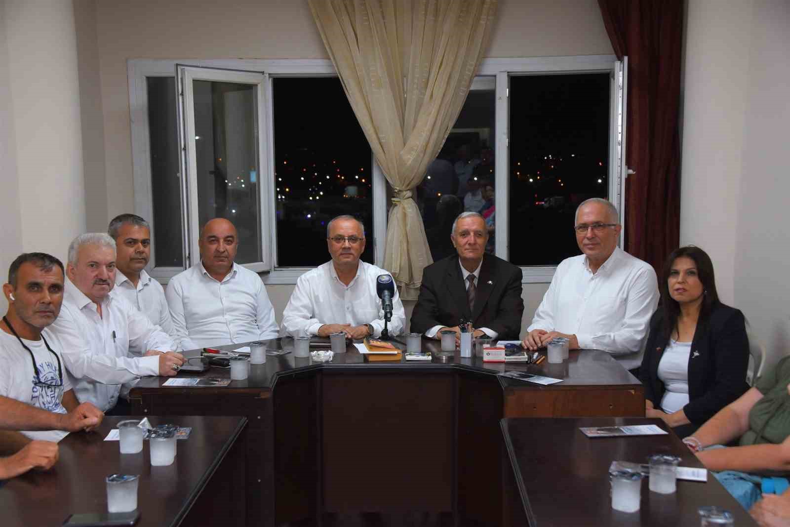 Başkan Kayda’dan, Salihli MHP’ye hayırlı olsun ziyareti
