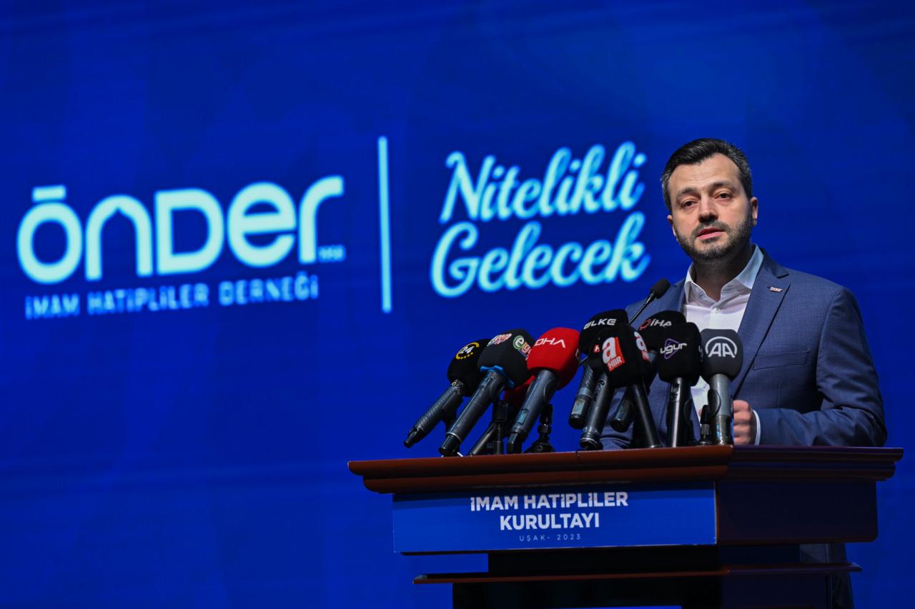 Meclis Başkanı Kurtulmuş: İmam hatip meselesi asla unutulmamalı!