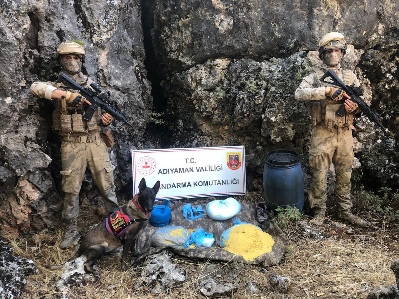 Adıyaman'da, PKK'lı teröristlere ait yaşam malzemesi ele geçirildi