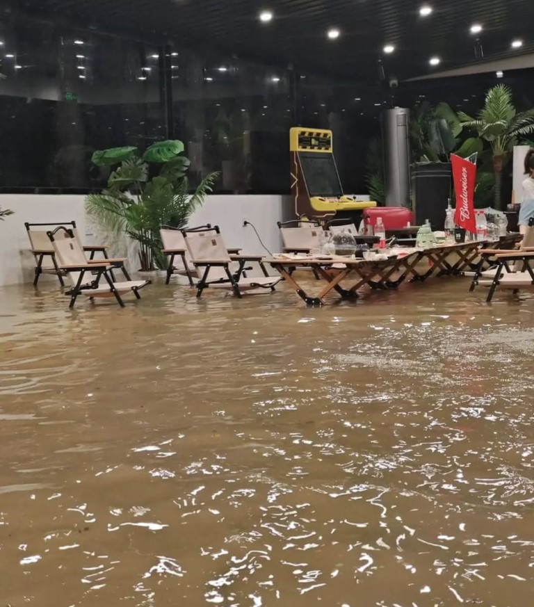 Hong Kong’da son 140 yılın en şiddetli yağışı: 2 ölü, 110 yaralı