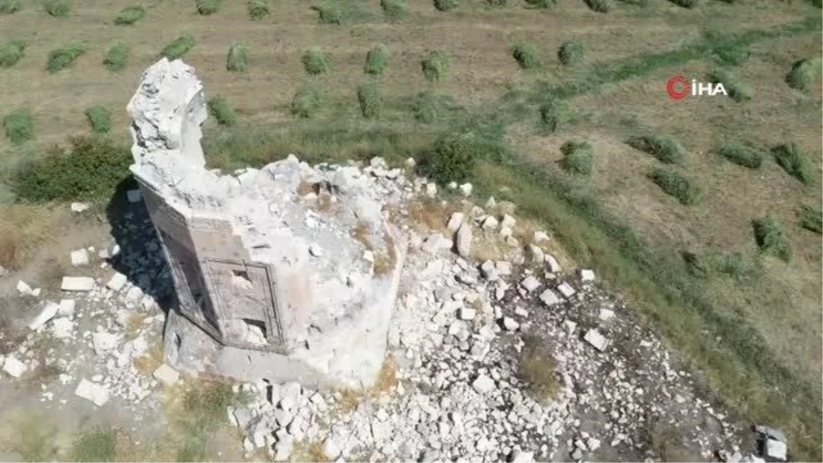 600 yıllık Kara Yusuf Bey Kümbeti onarılmayı bekliyor