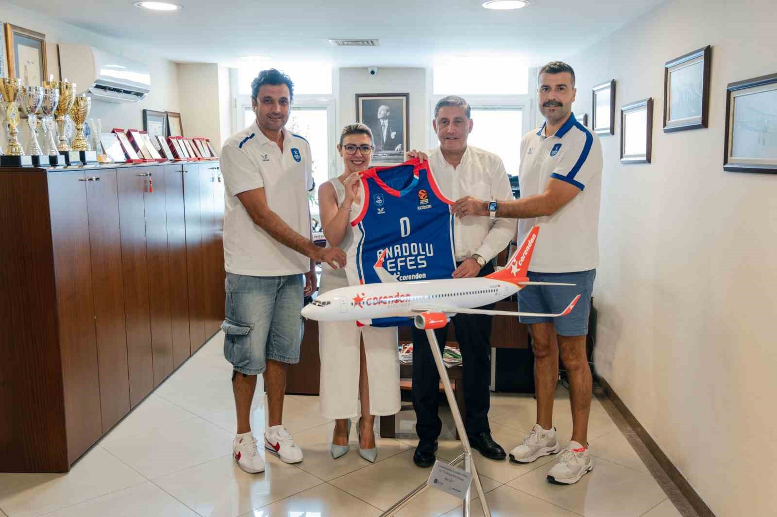 Corendon Airlines sponsorluğa ara vermedi