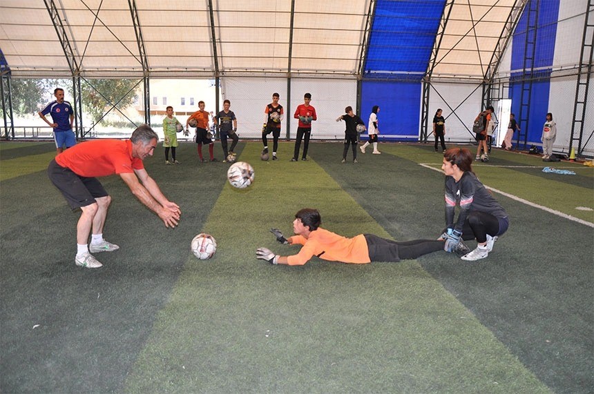 35 yıllık PTT çalışanı futbol sahalarına geri döndü