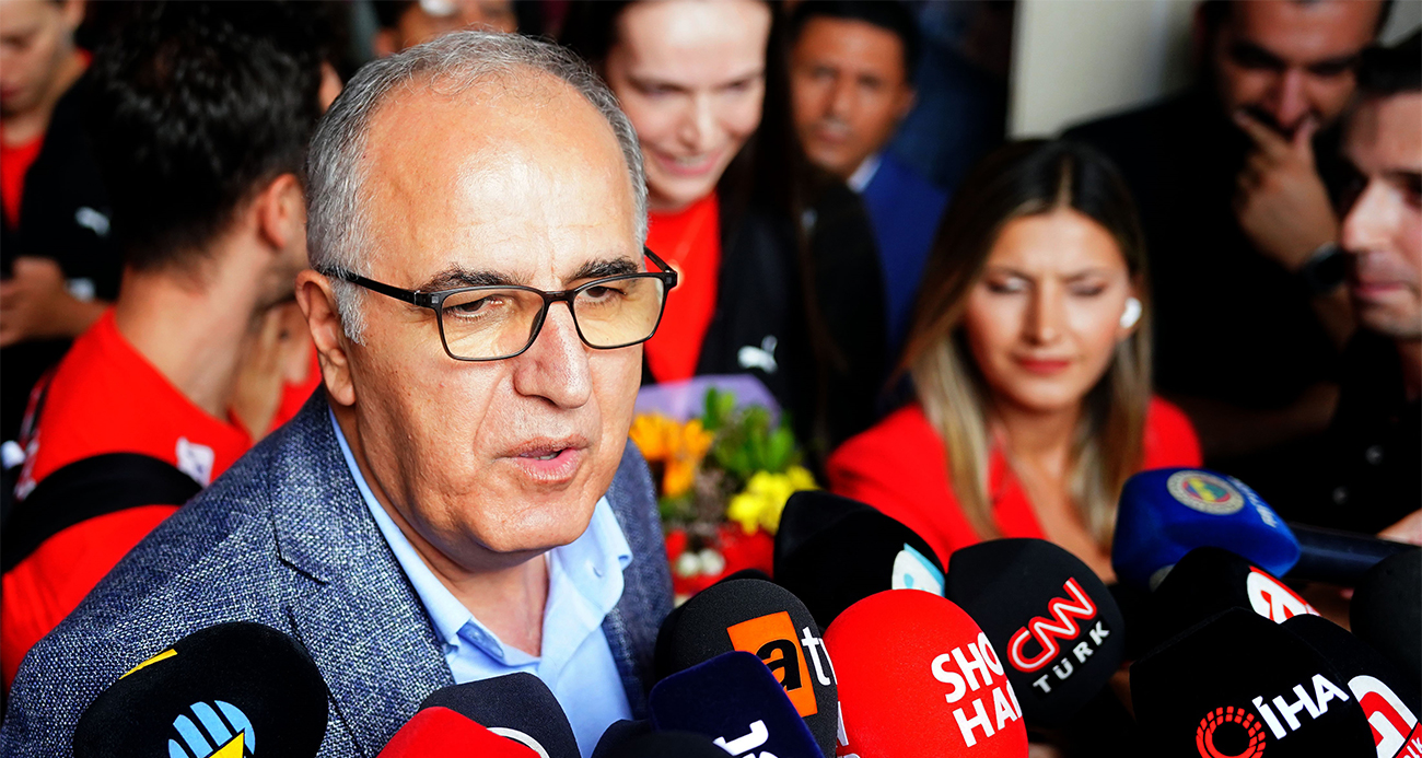 Mehmet Akif Üstündağ: “Türk voleybolu adına gurur duyuyorum”