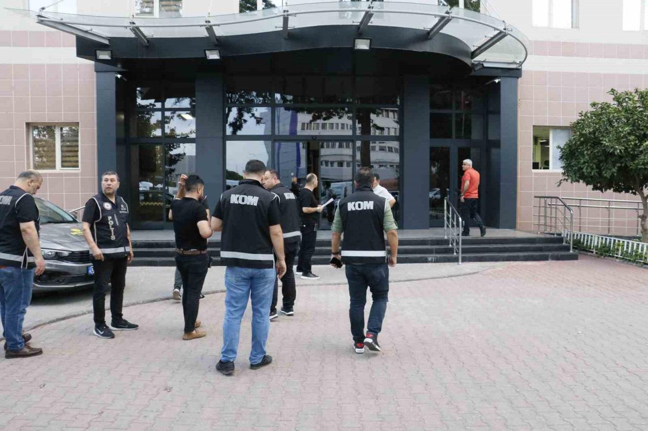 Son dakika: Adana'da Seyhan ve Çukurova belediyelerine eş zamanlı baskın!