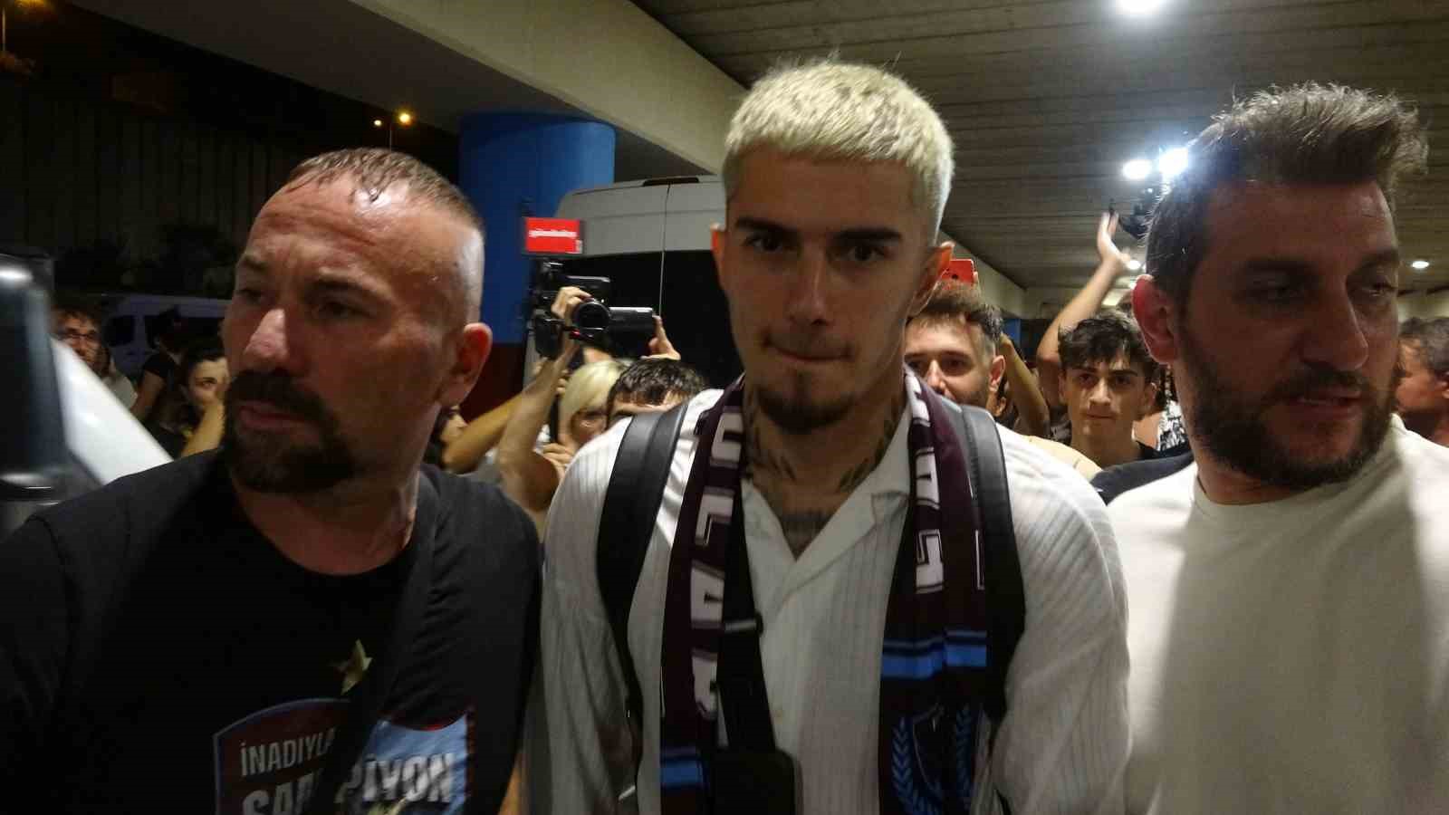 Trabzonspor, eski oyuncusu Berat Özdemir’i Trabzon’a getirdi