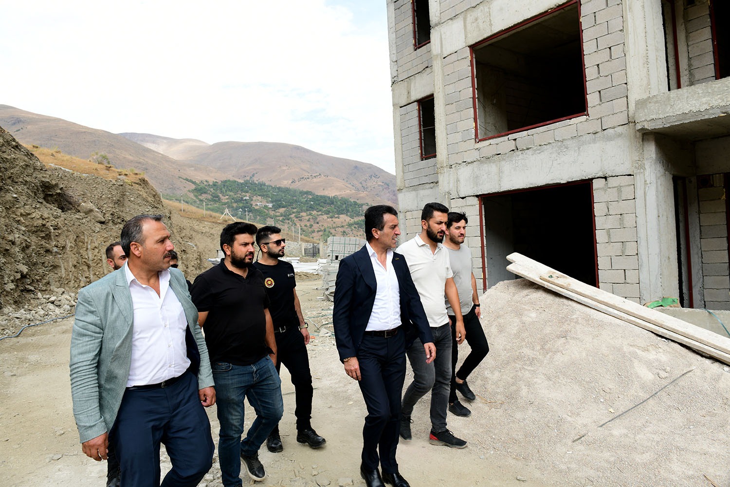 Van’da bir ilçenin daha konut sorunu çözülüyor