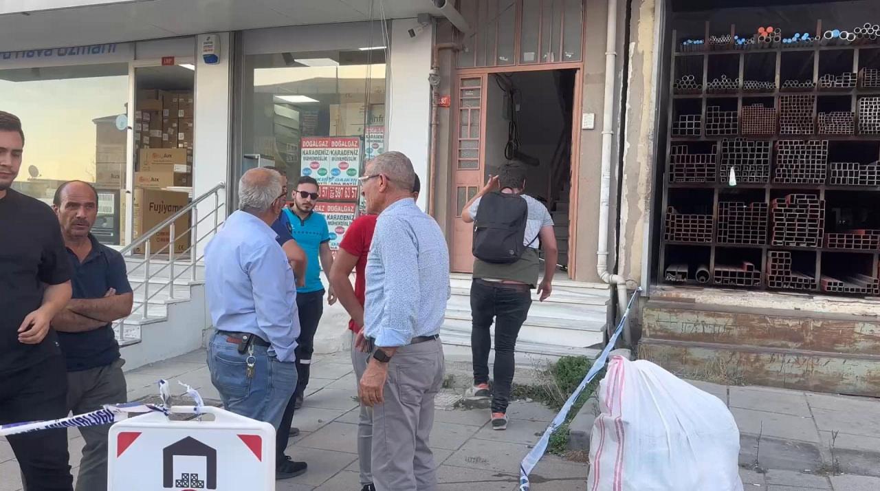 Yanında çalışma yapılan bina 10 santim kaydı