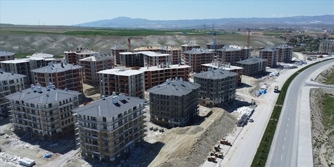 Van’da yol çalışmaları devam ediyor