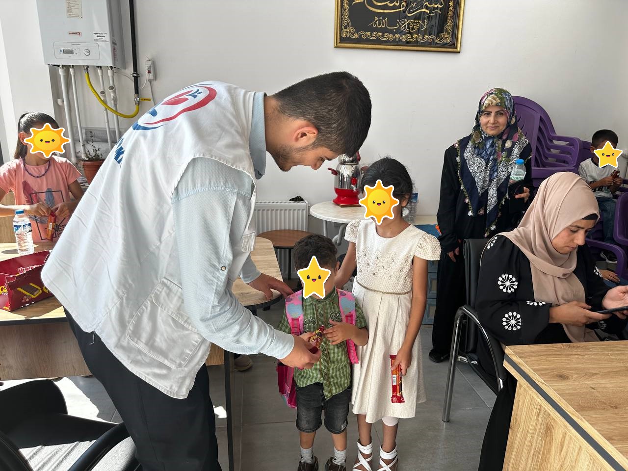 Van’da yüzlerce çocuğun yüzü güldü