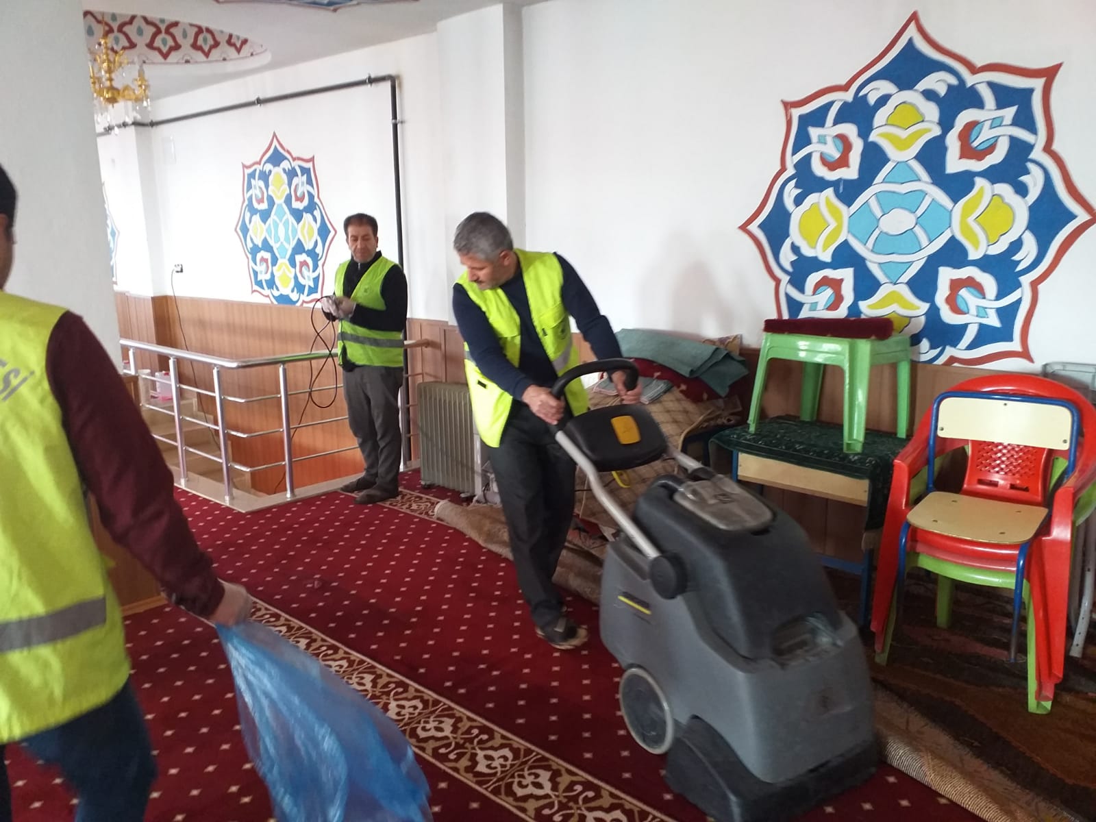 İbadethanelerin temizliği İpekyolu Belediyesi’nden