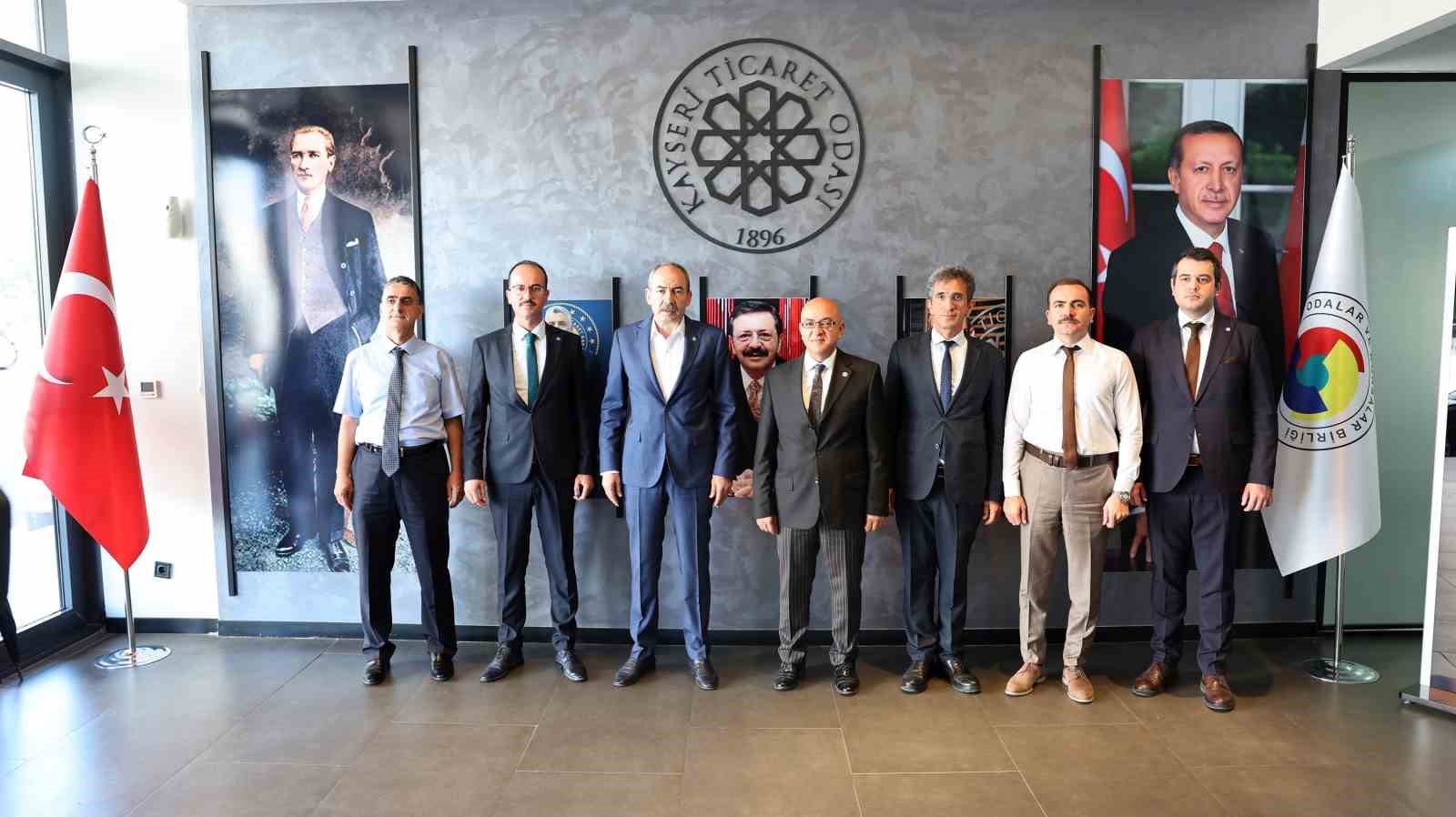 Murat Cahit Cıngı : ”Şehrimizin geleceği e-ticaret ve ihracatta”