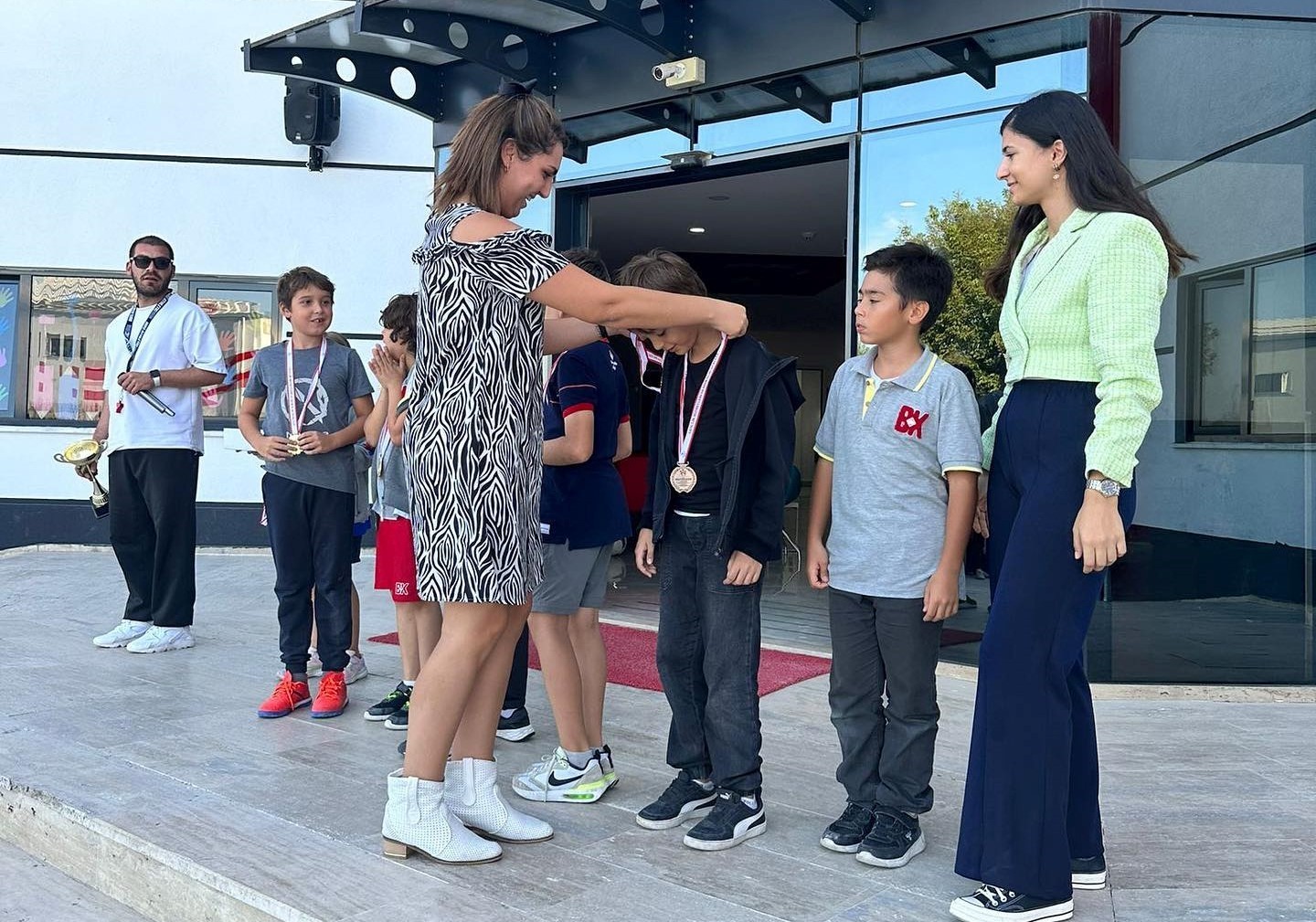 Kazanan dostluk oldu