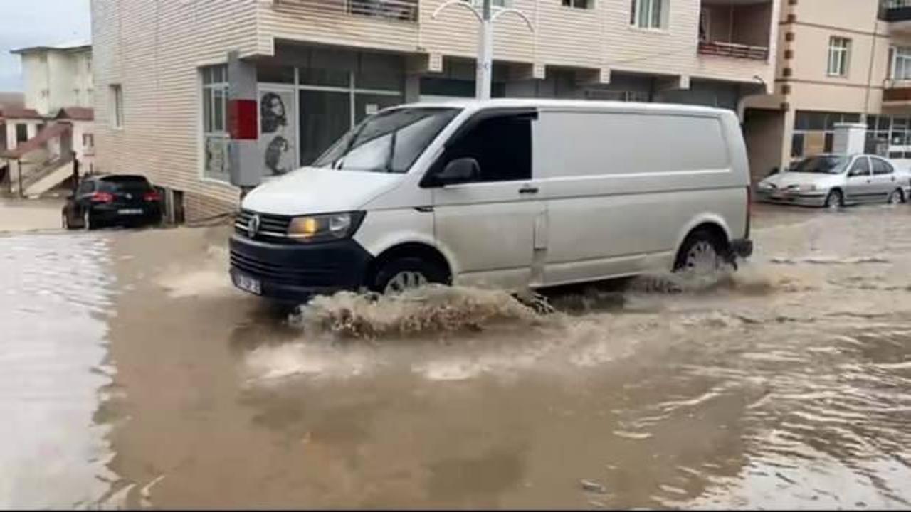 Adana’da yağmur sele neden oldu