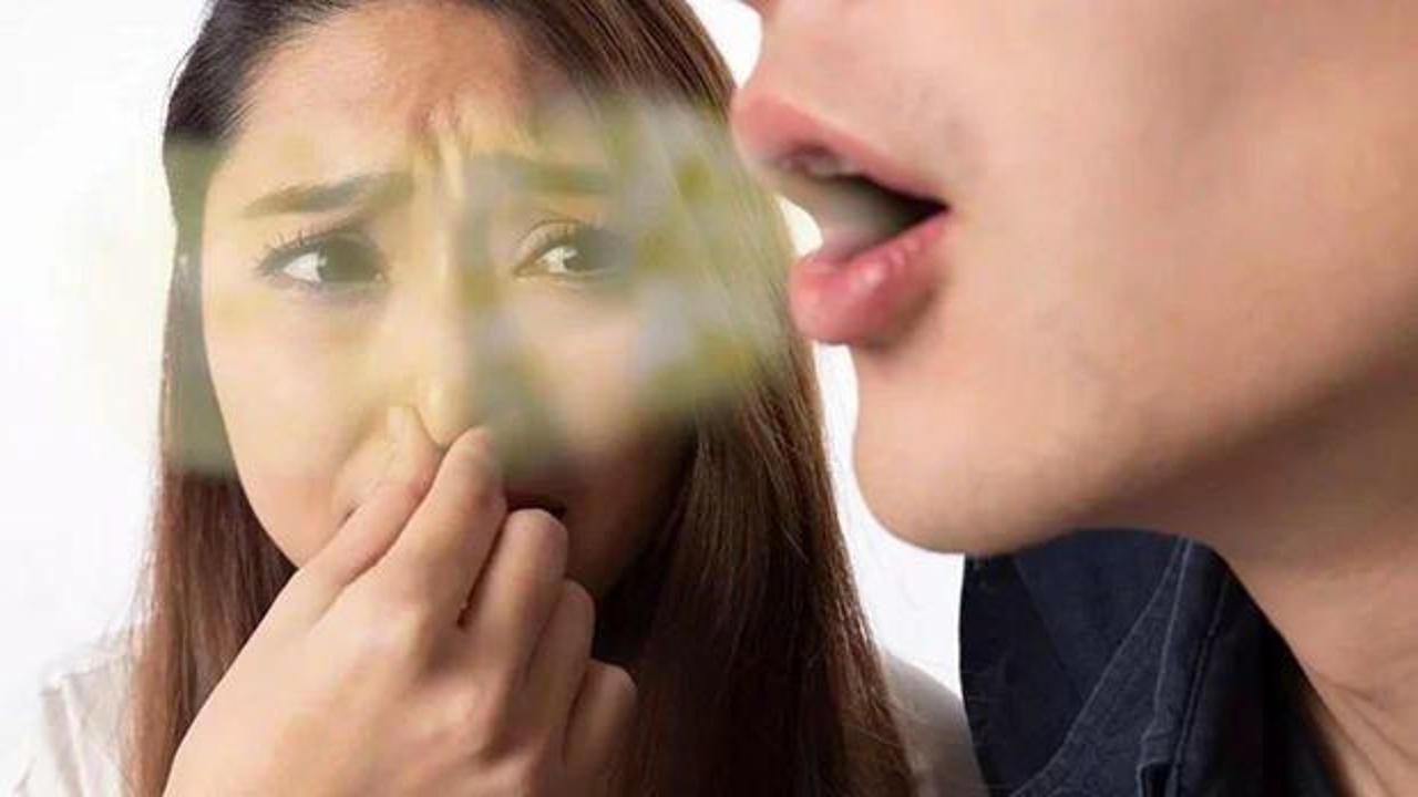 Geçmeyen, mideden gelen ağız kokusu nasıl giderilir? Ağız kokusu neden olur?