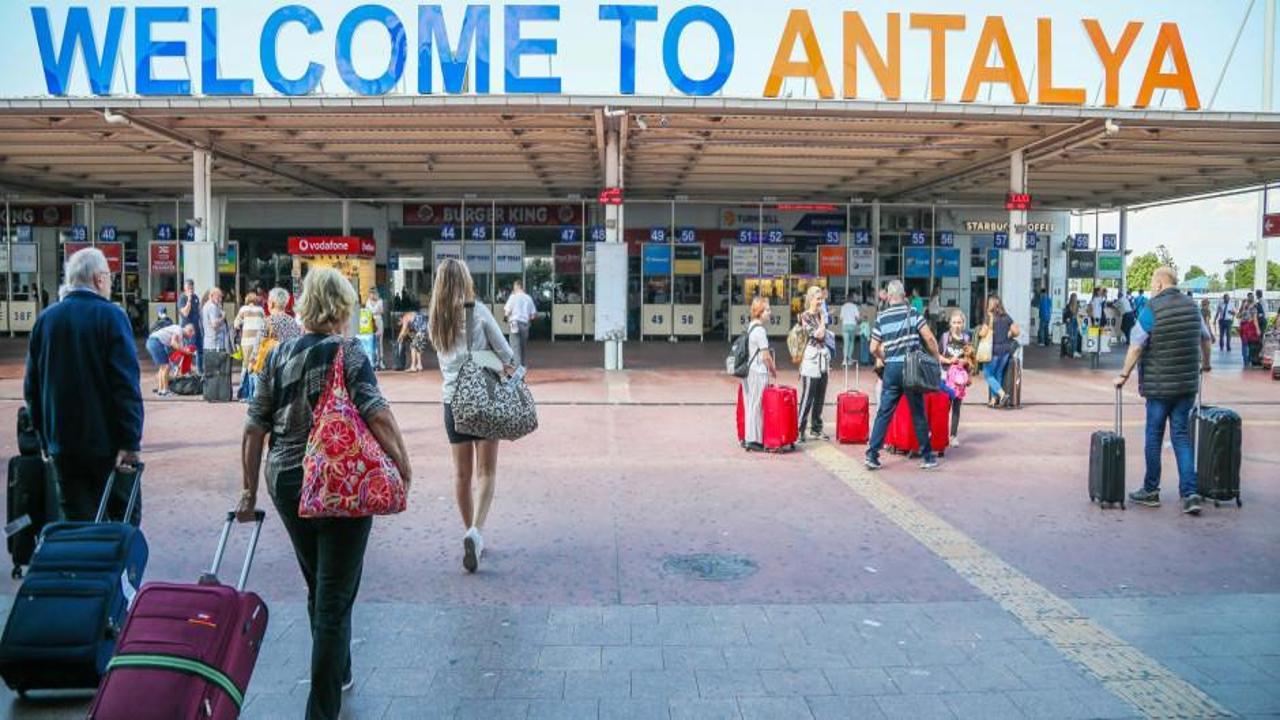 Antalya’da turist sayısı 11 milyonu aştı
