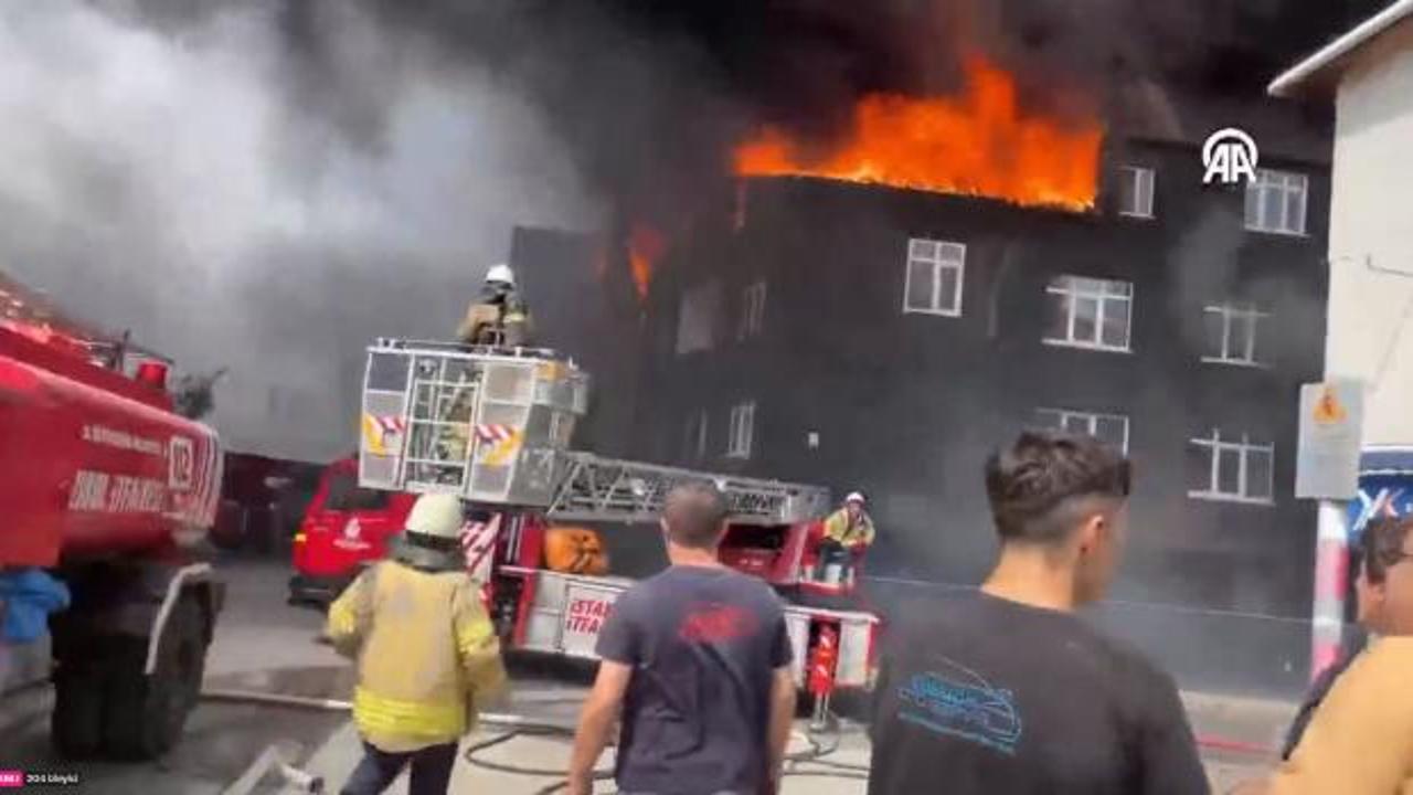 Ataşehir çıkan yangın konut ve iş yerlerine sıçradı!