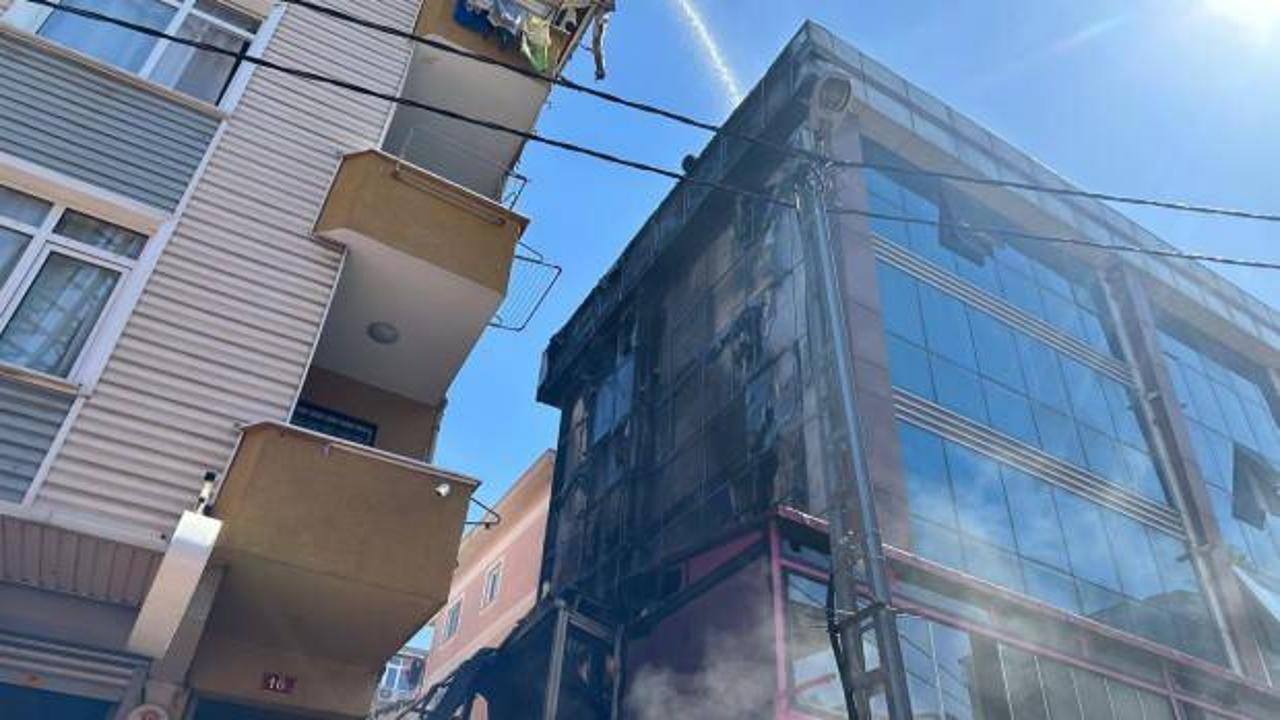 Ataşehir’de 5 katlı binada yangın