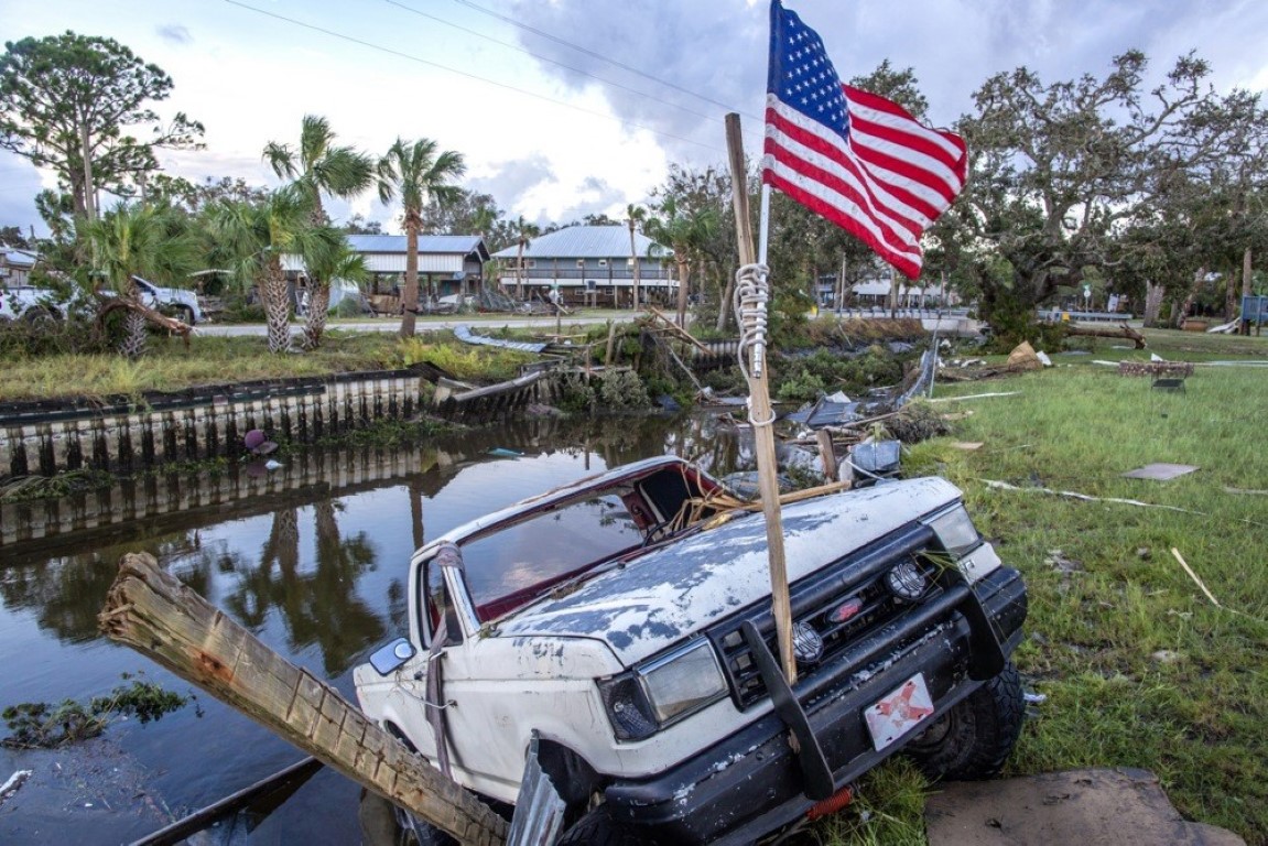 ABD’yi sel vurdu: 4 bin kişi elektriksiz kaldı