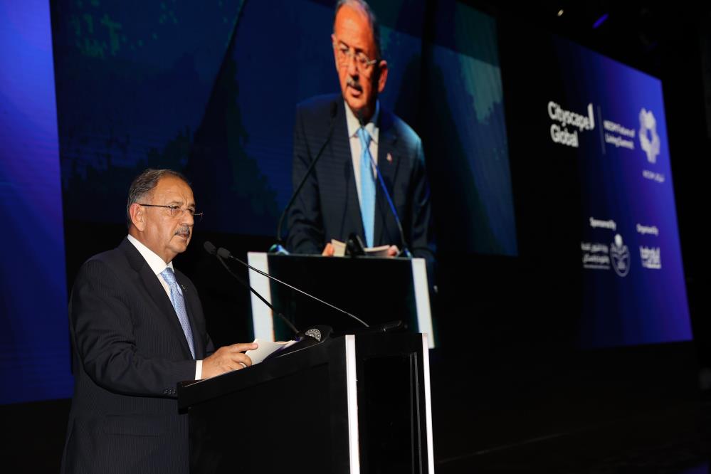 Bakan Özhaseki: ‘2-3 ay sonra afet bölgesinde konutları teslim etmeye başlayacağız’