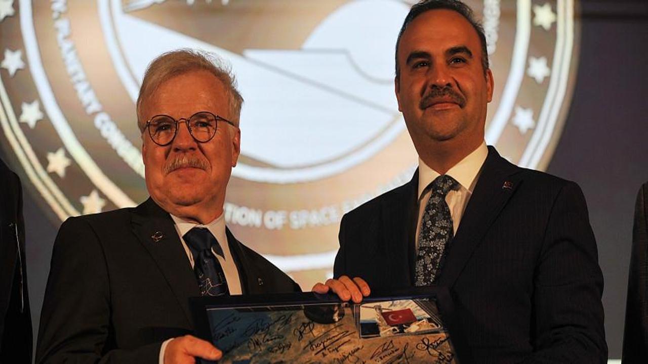 Bakan Kacır: Türkiye olarak, ‘Uzayda biz de varız’ diyoruz