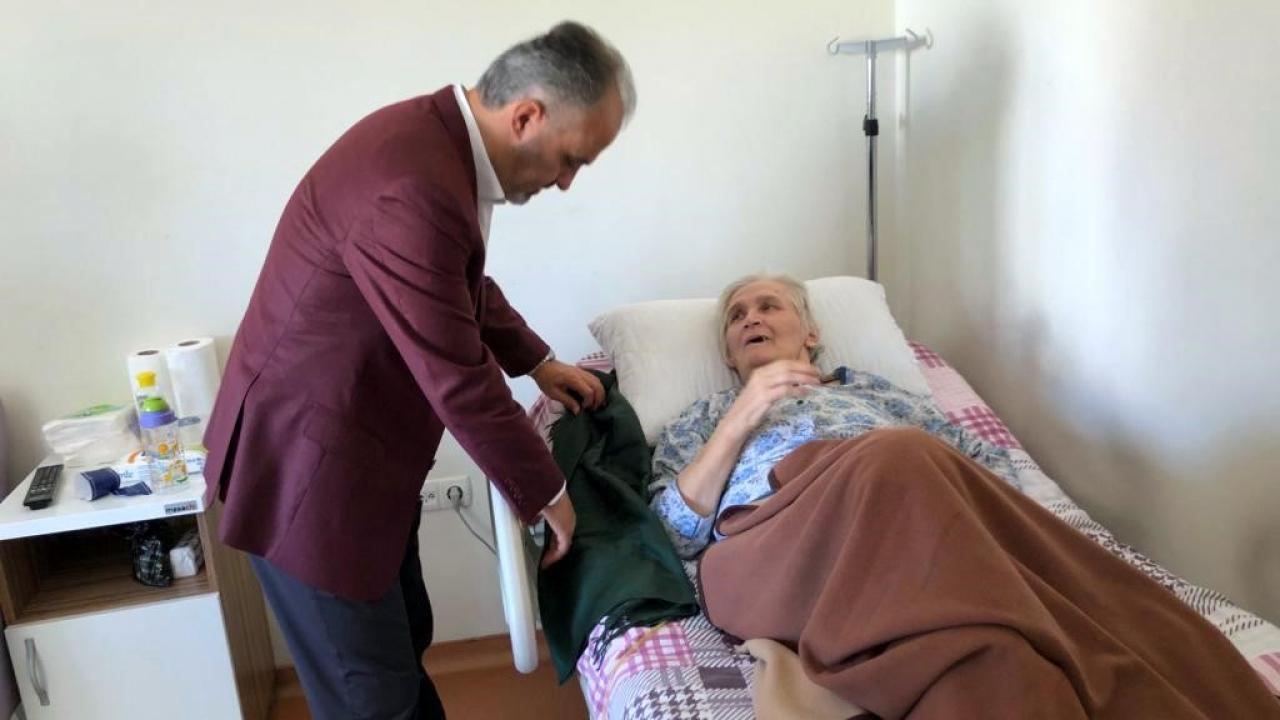 Şimdi devletin şefkatli ellerinde… Başkan Aktaş’tan Sayide teyze sürpriz ziyaret
