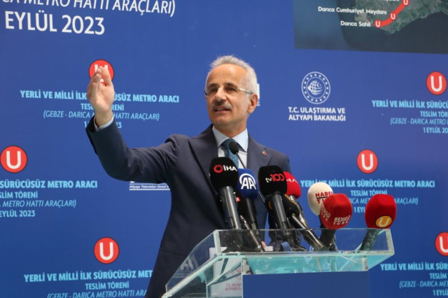 Türkiye'nin ilk yerli ve milli sürücüsüz metro aracı sefere çıkmaya hazır