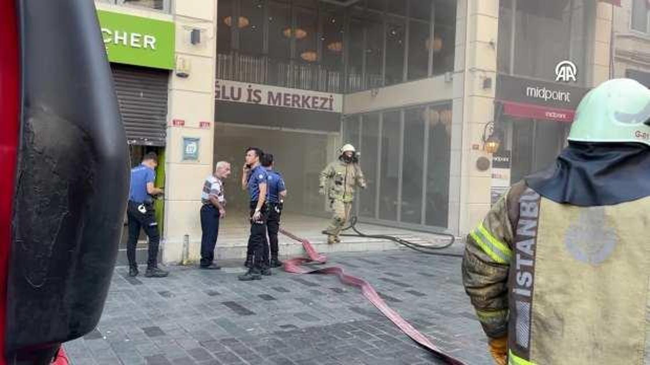 Beyoğlu’nda korkutan yangın: Kısa sürede müdahale edildi!