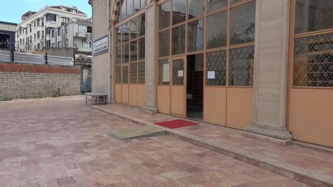 Cami cemaati avluda bebek buldu