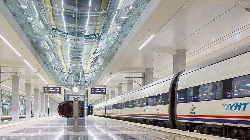 Yüksek Hızlı Tren yolcu sayısında uçağı solladı!