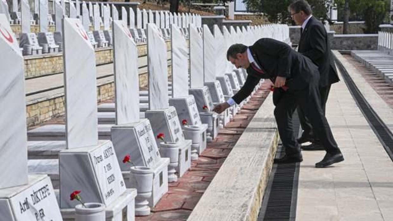 Cumhurbaşkanı Yardımcısı Yılmaz KKTC’de Boğaz Şehitliği’ni ziyaret etti