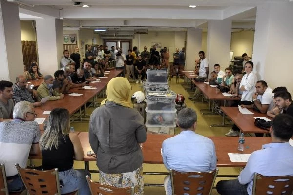 İETT'ye ait toplu taşıma araçlarında unutulan eşyalar açık artırmayla satıldı